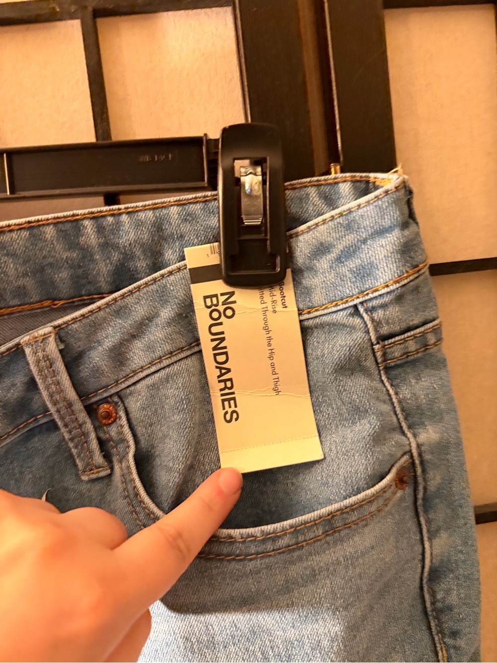 No Boundaries Women’s Light Blue Straight Jeans - Picture 5 of 5